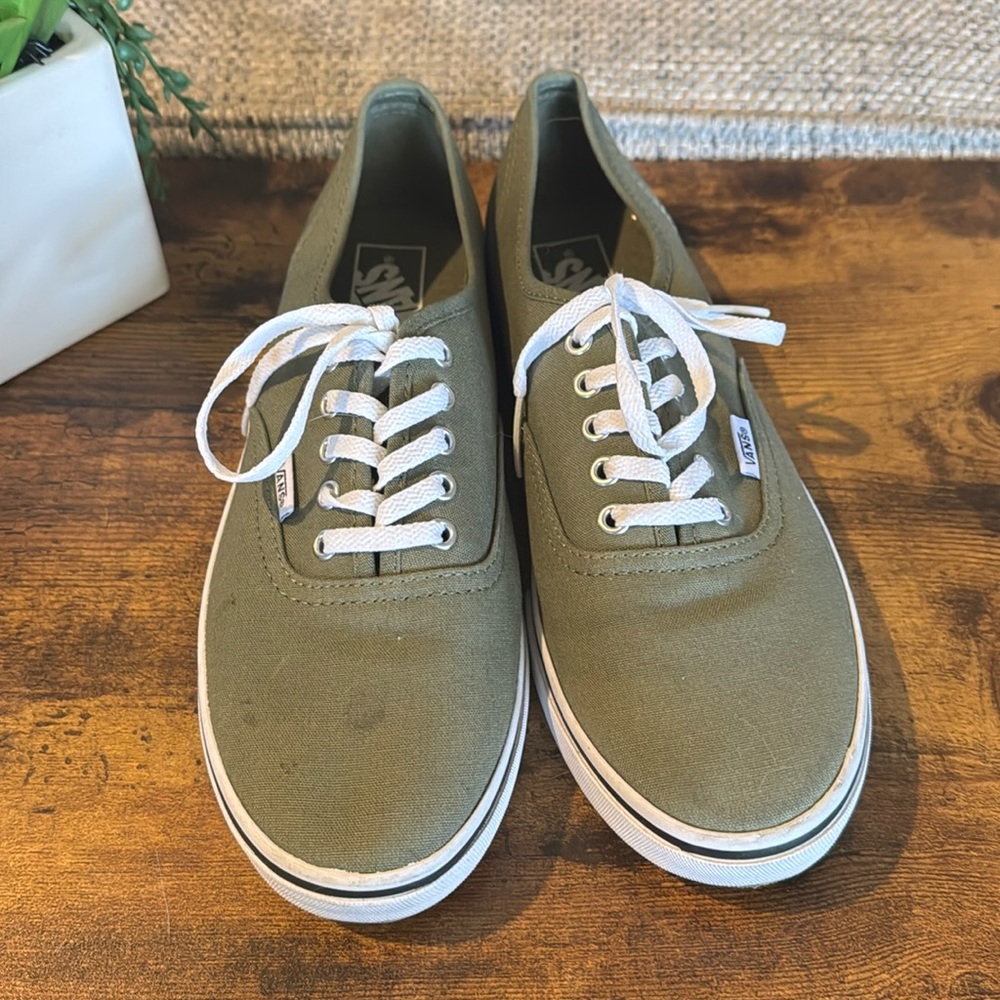 VANS Lo Pro olive green Men’s 8.5